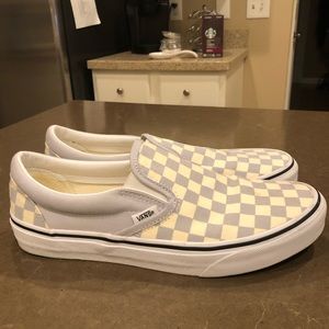 Women’s Checkered Gray and off white Vans size 10